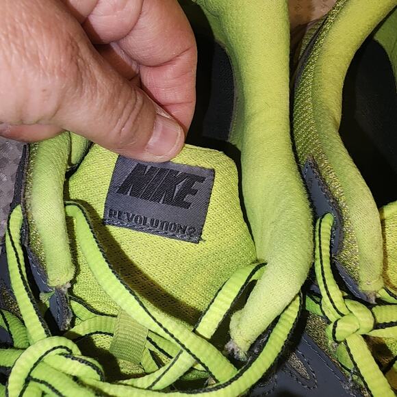 NIKE EUC MENS SIZE 9.5 REVOLUTION 2 RUNNING SNEAKERS SHOES - Picture 4 of 9